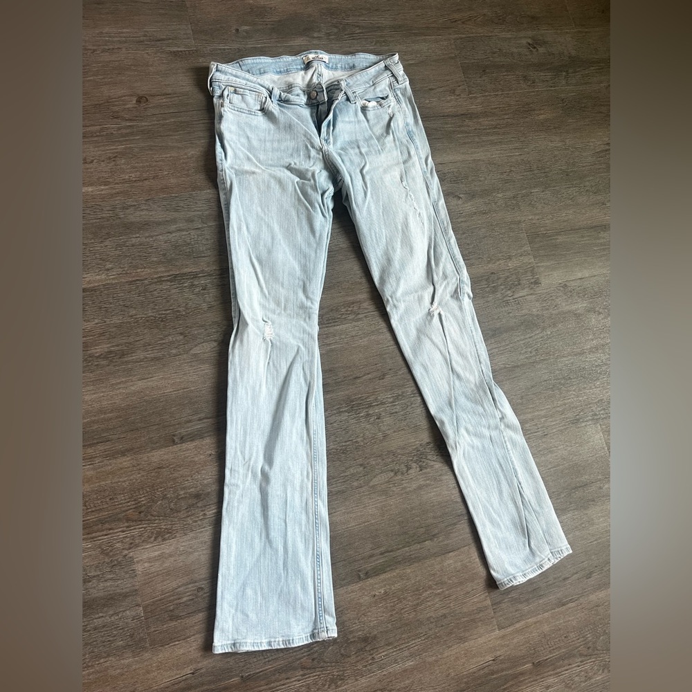 Size 15L (junior) Light Wash Hollister Jeans